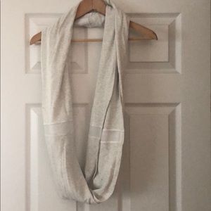 Lululemon Infinity scarf